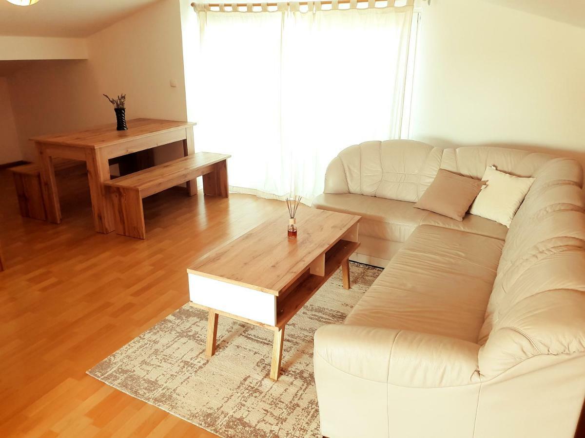 Apartment Luca Pula Exteriör bild